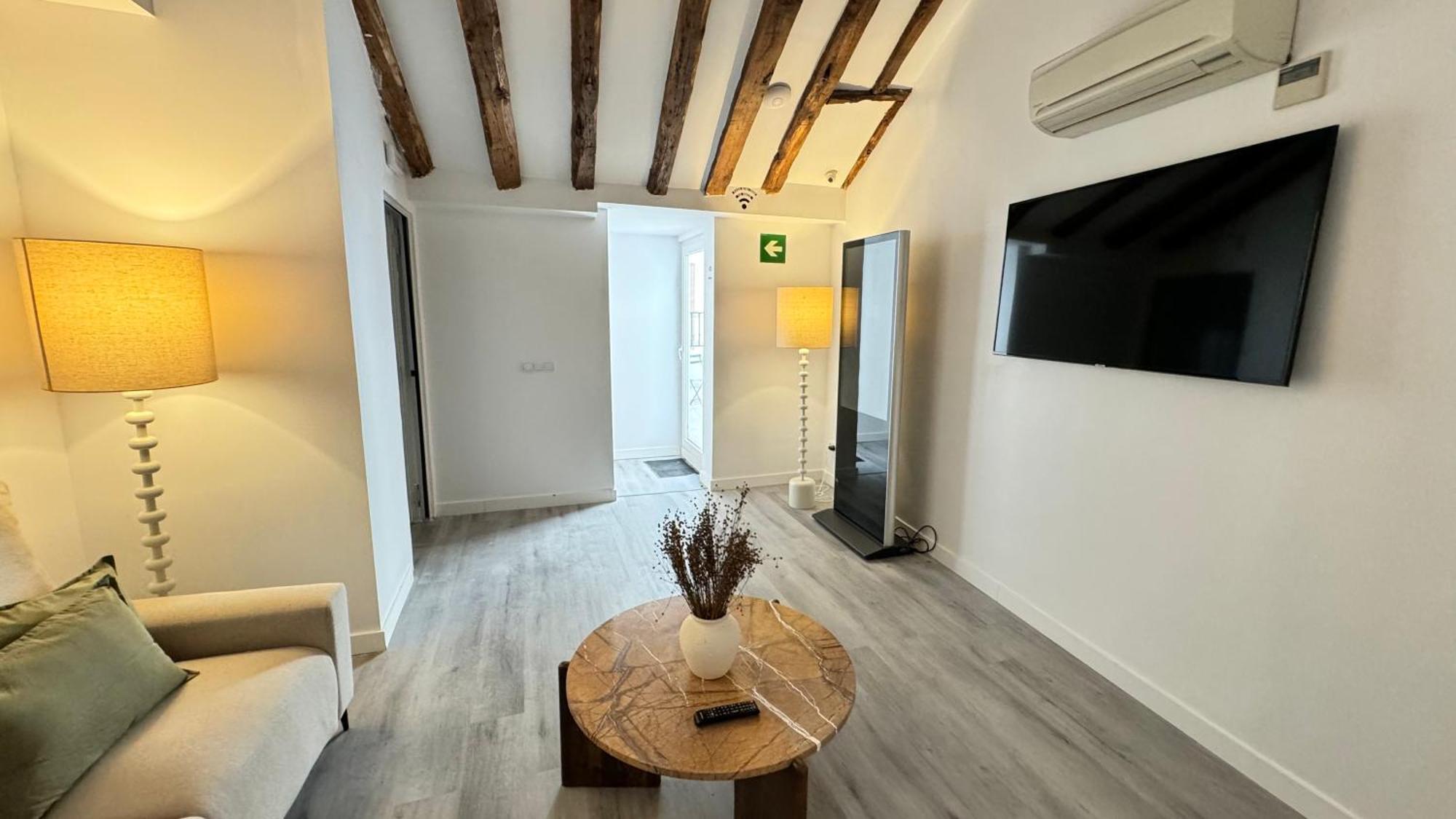 Hostel Habitaciones Leganitos -No Ascensor- *